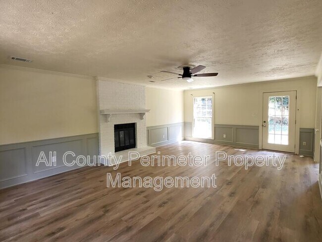 Photo - 1920 Shoreline Trace SW