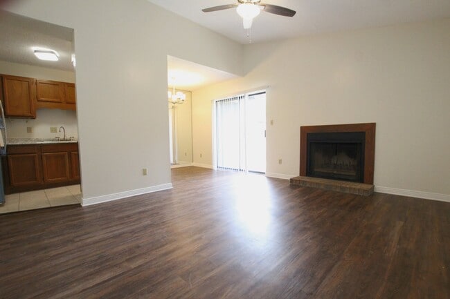 Photo - Updated 2-Bedroom Apartment in North Pensacola Near UWF & I-10 | High Ceilings, Fireplace, Utilit...