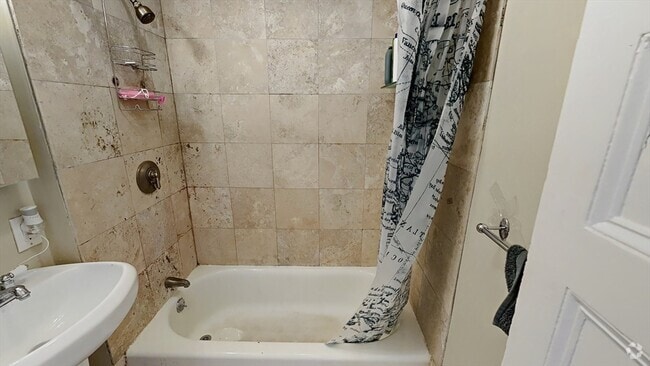 Building Photo - 616 Columbus Ave Unit 2 Rental
