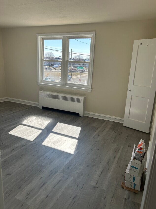 New floors - 1471 Creston St (Philadelphia, PA)
