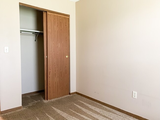 Photo - 335 S Birkey St