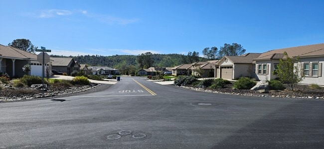 Photo - 589 Paseo Verde Dr