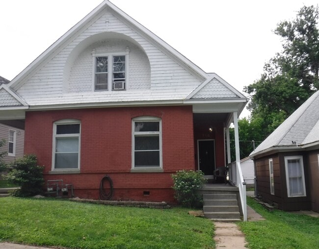 Building Photo - 716 Lincoln St
