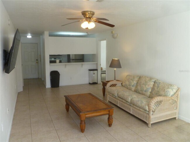 Photo - 3800 SW 20th Ave Unit 411
