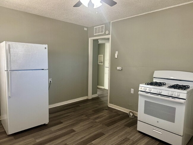 Photo - 2816 40th St