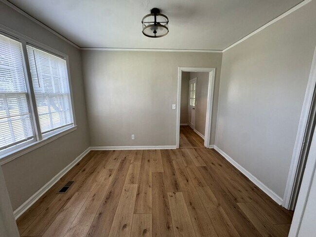 Photo - 245 Beechwood Cir