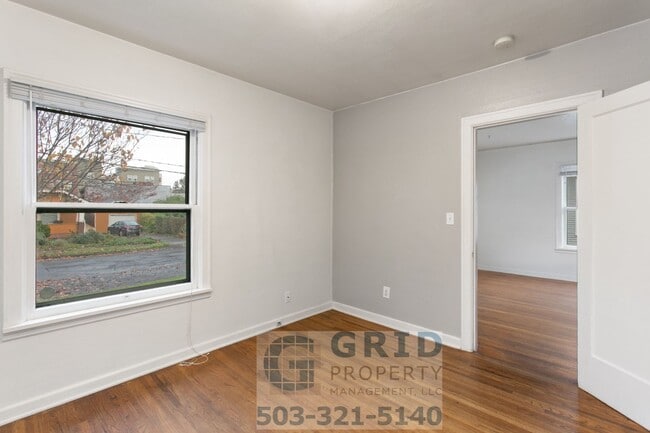 Photo - Charming 2 Bedroom Available in Popular N Kenton Neighborhood!