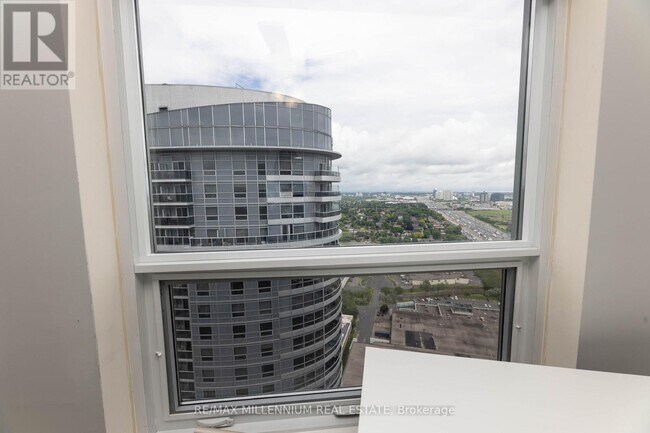 Photo - 125 Village Green Square