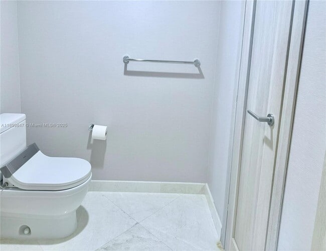 Photo - 17111 Biscayne Blvd