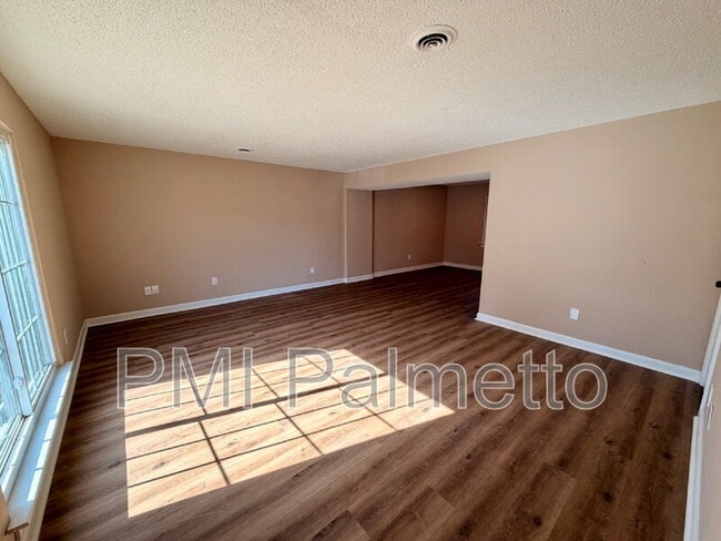 Photo - 4716 Leaf Crest Ct