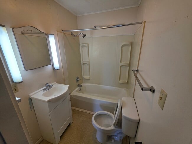 Photo - 515 Main St Unit 6