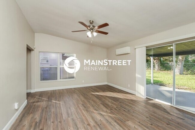 Photo - 3 Bedroom Pet-Friendly Home in Vero Beach, FL with Main Street Renewal
