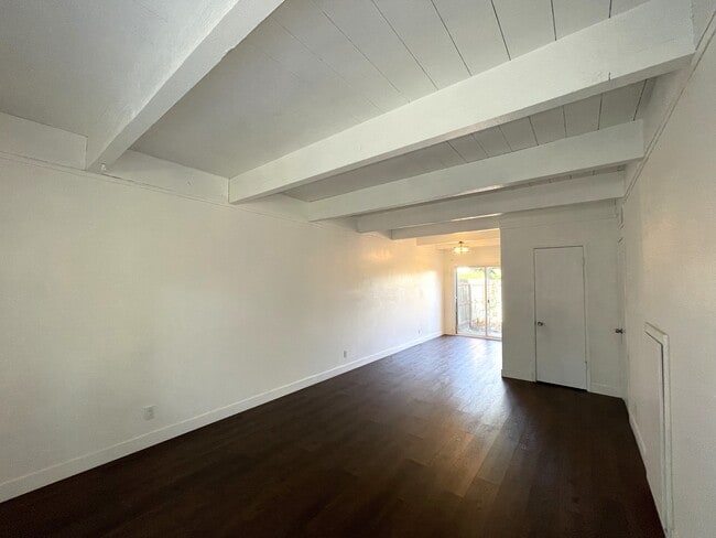 Photo - 1393 Nord Ave