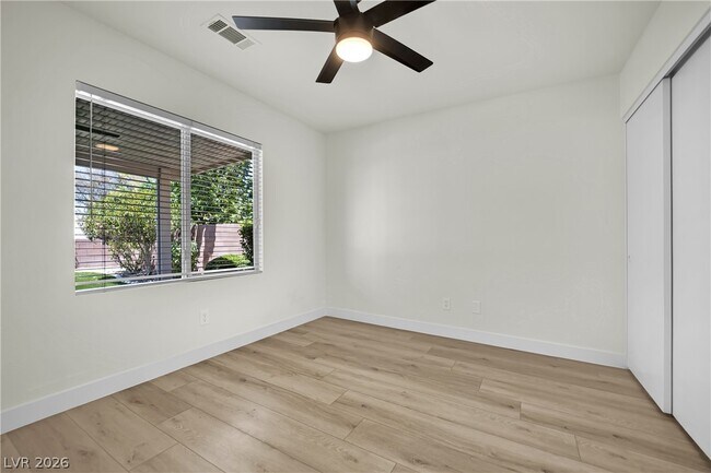 Photo - 2560 Sundew Ave