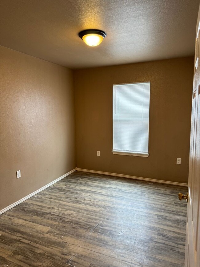 Photo - Fenced Backyard Garage *sec 8 approved*