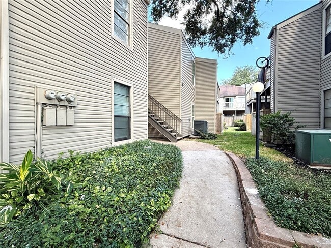 Photo - 9707 Richmond Ave.