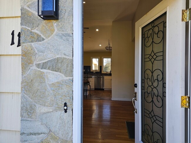 Photo - 11 Brookfield Dr