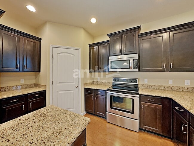 Photo - 207 S Dunnwood Ln