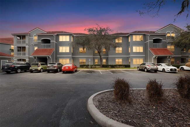 Photo - 18001 Richmond Pl Dr Unidad 332