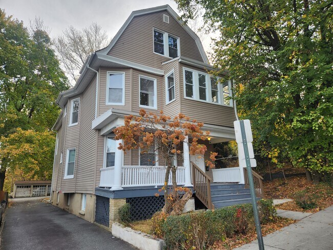 68 Llewellyn Ave Unit 3 bedroom- unit 2