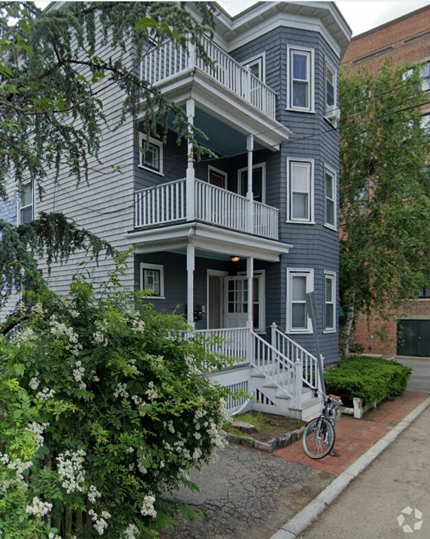 Building Photo - 8 Chapman Pl Unit 2 Rental