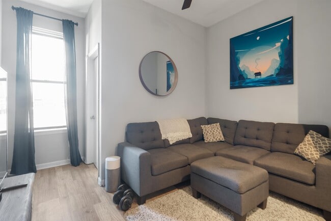 Photo - 813 Park Ave Unidad 5L