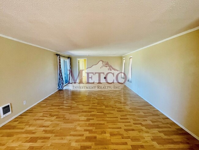 Photo - Spacious 4 Bedroom House In Springfield!