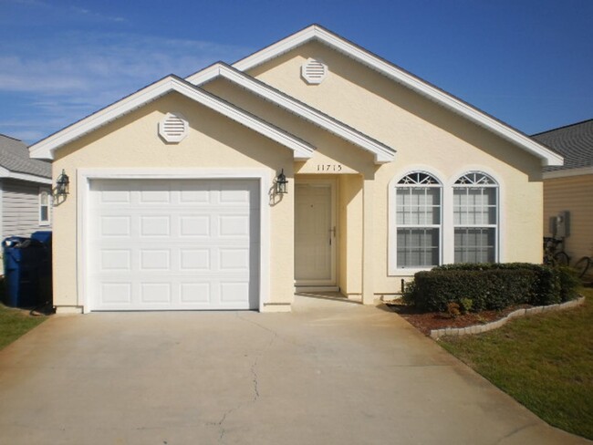 2-Bedroom, 2-Bath House with Garage in Pan... - 2-Bedroom, 2-Bath House with Garage in Pan...