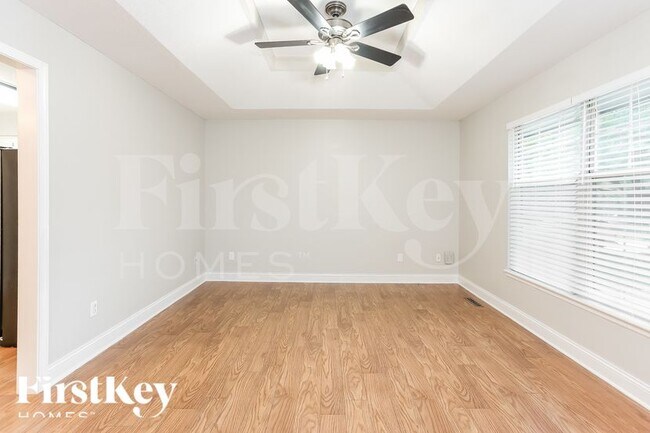 Photo - 308 Oak St