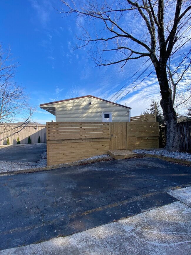 Building Photo - 677 S Jefferson Ave