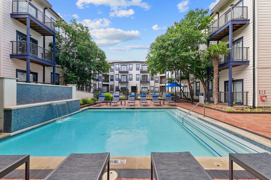 Resort-Style Pool