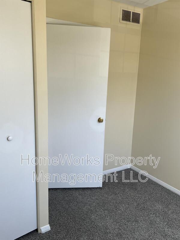 Photo - 462 Norvelle Ct