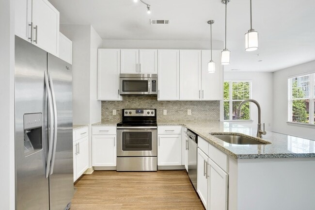 Photo - Lantower Waverly