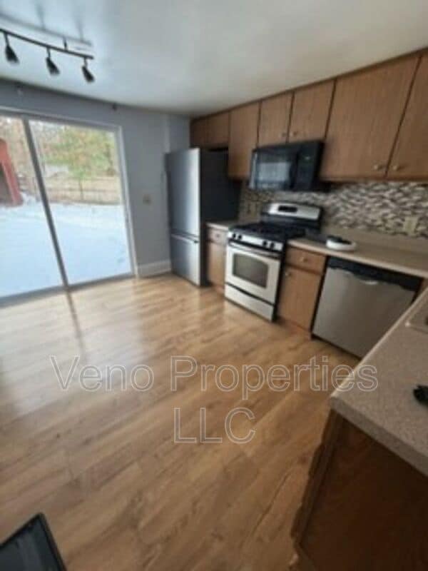 Photo - 183 Arrow Wood Pl