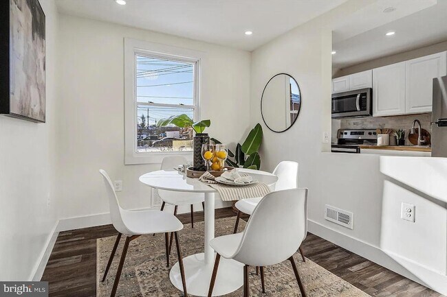 Photo - 3925 Chesterfield Ave