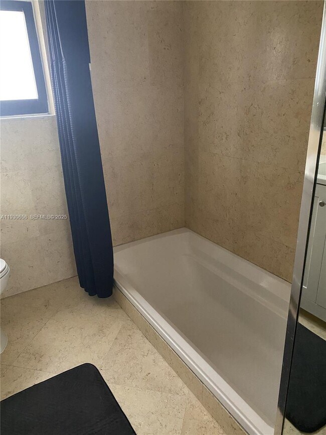 Photo - 8950 Collins Ave Unidad 7