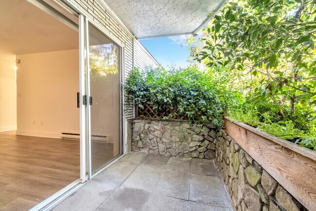Photo - 1233 Fairfield Road
