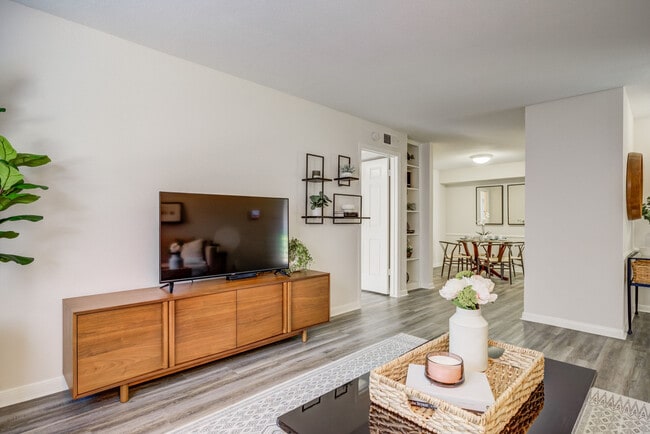 5401 Chimney Rock