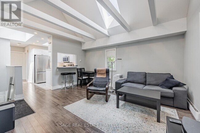 Photo - 213 Langley Ave Unit Upper