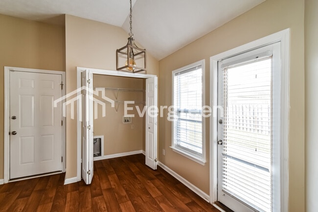 Photo - 3925 Claiborne Cir