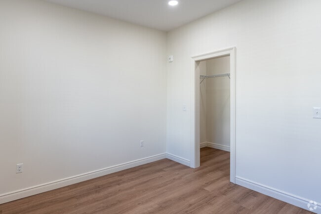 1BR, 1BA, 1 DEN – 942SF - Bedroom