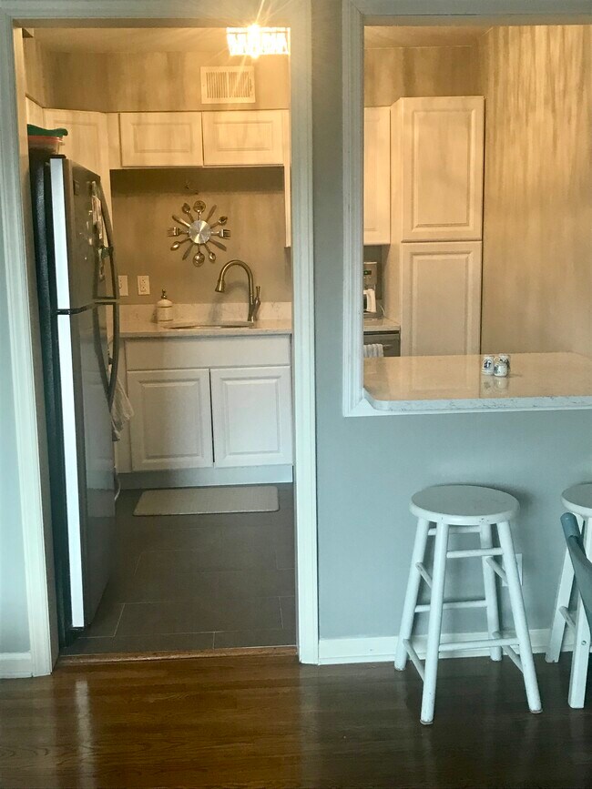 Photo - 4426 Jarboe St Unit 5