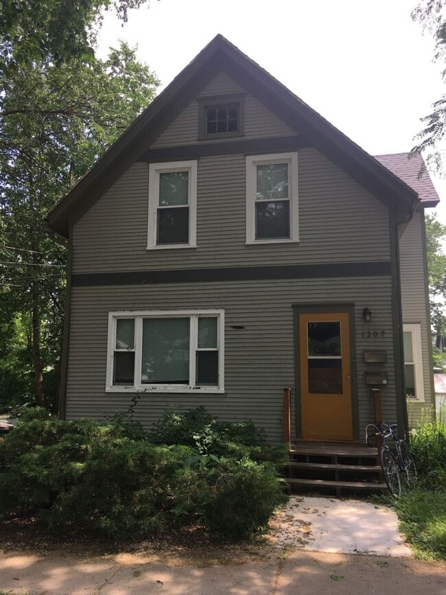 Photo - 1307 E Mifflin St Apartment Unit #2