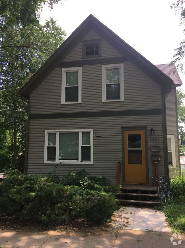 Building Photo - 1307 E Mifflin St Unit #1 Rental