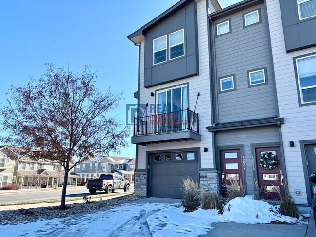 Building Photo - 4255 Cyan Cir