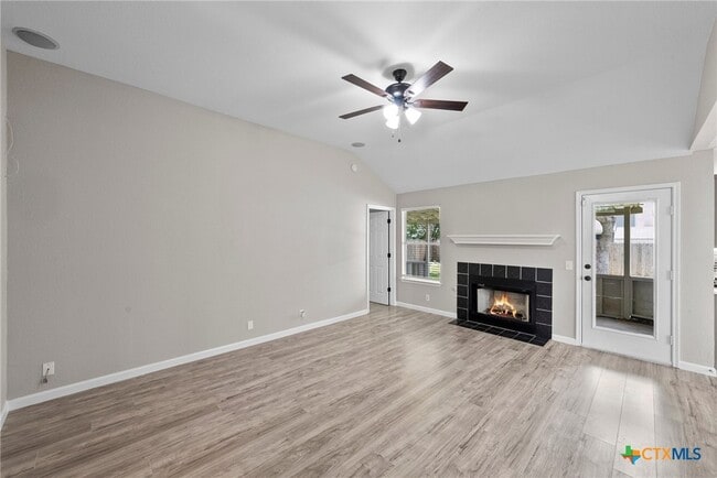 Photo - 104 Harvest Ln