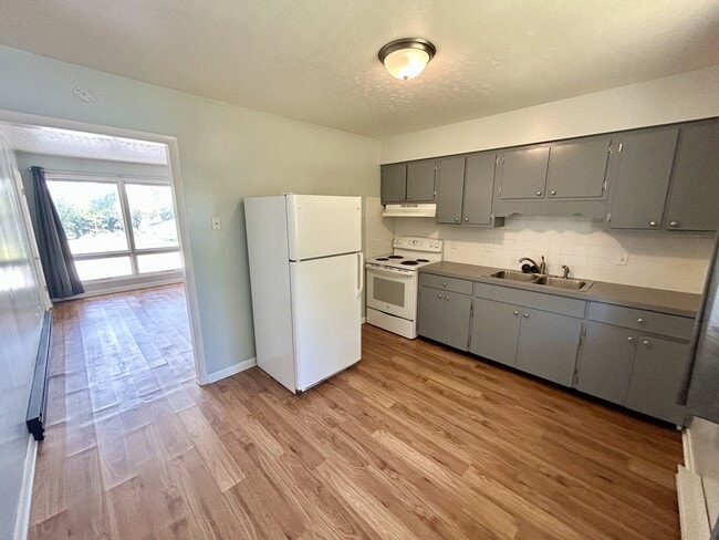 Photo - 625 Bryan Ave Unit 15