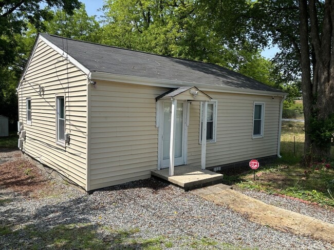 2 BED 1 BATH HOME - 2 BED 1 BATH HOME