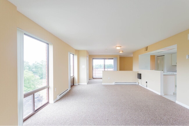 1700 Designer Residences North