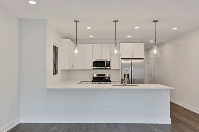 Photo - Lawrence 2607 W